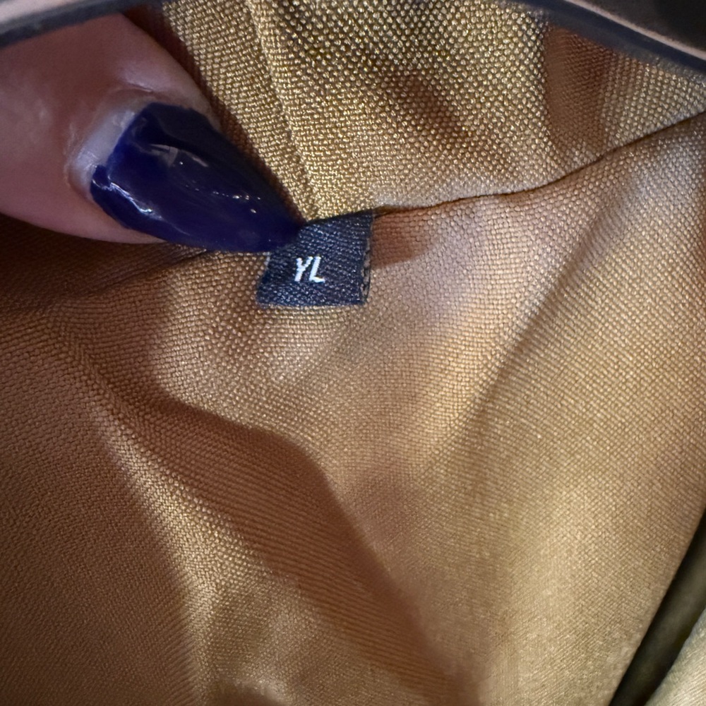 Hufflepuff Robes - Picture 4 of 6
